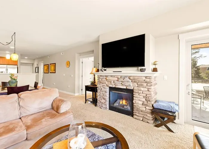 Seaside Waterfront Condo Walking To Downtown And Beach