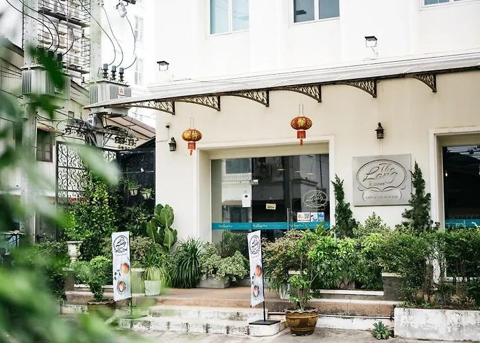 Niraxay Apartment