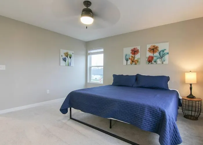 Cedar Falls Townhome - New Construction - 3 Kings!