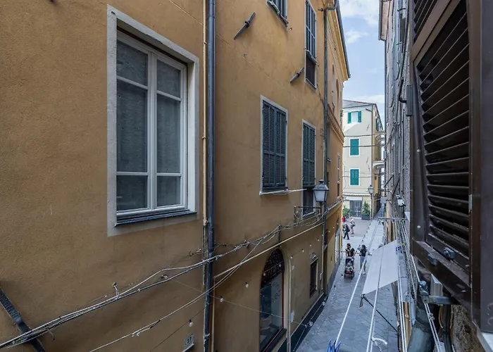 La Suite Del Monaco Marinaio