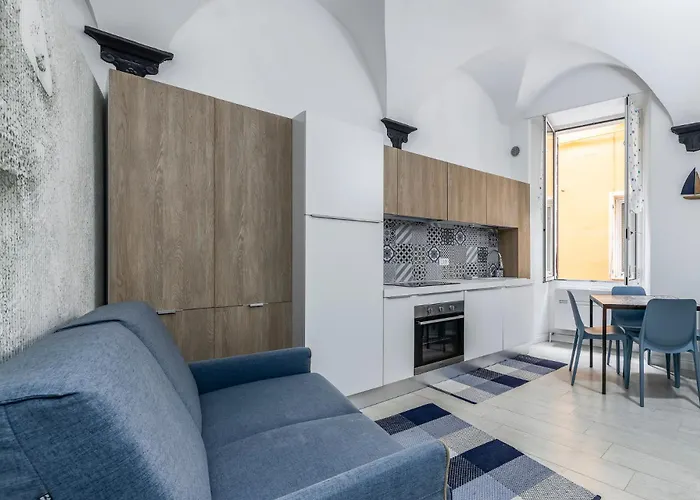 La Suite Del Monaco Marinaio