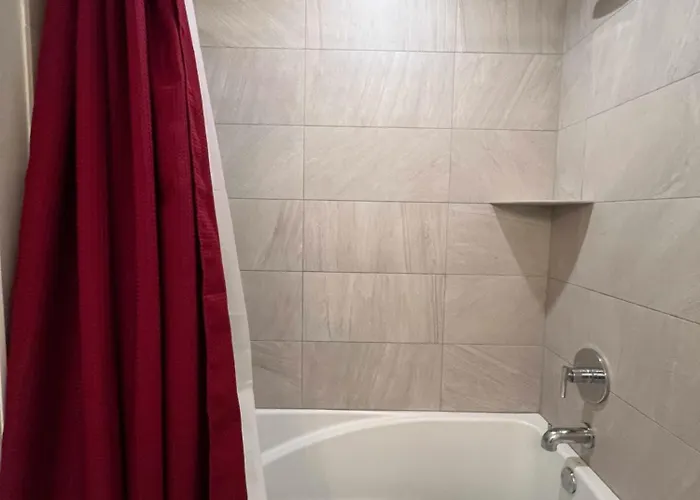 Chic 1 Bedroom W Parking