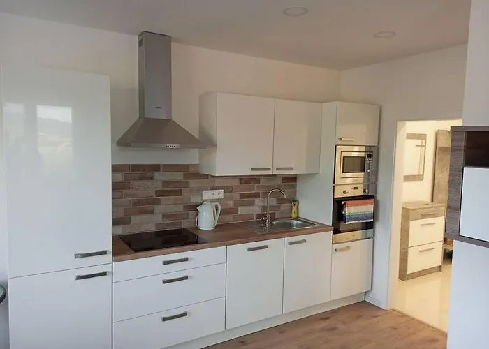 Lovely Apartment With Balcony And Free Parking
