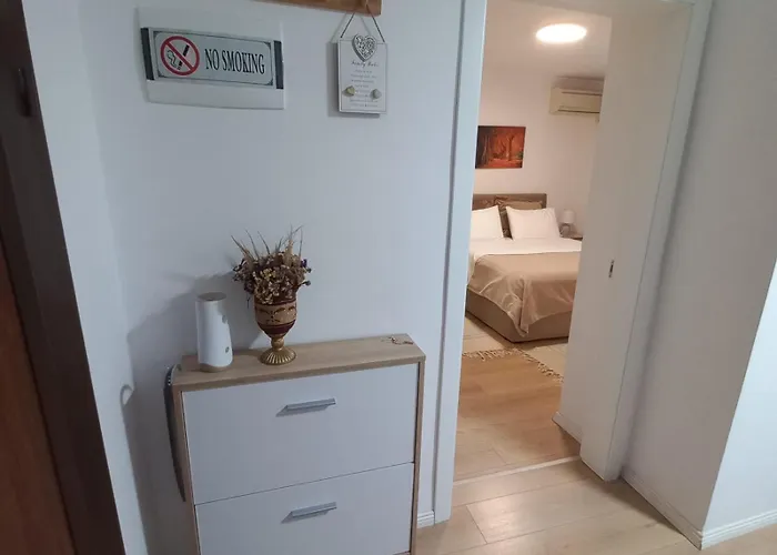 Regis Apartment
