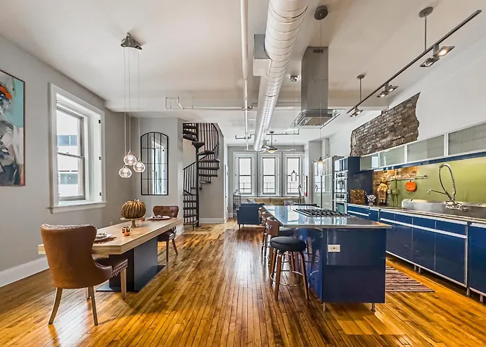 The Historic Lyric Penthouse With Private Rooftop