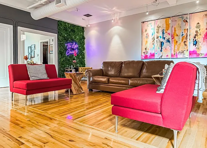 The Historic Lyric Penthouse With Private Rooftop