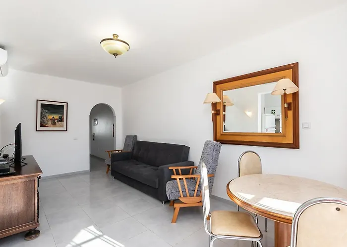 1 Bedroom Apartment By Algarvemanta