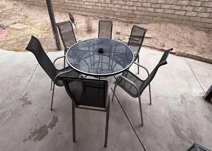 3Br & Loft Near Palmdale Hospital