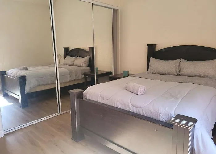 3Br & Loft Near Palmdale Hospital