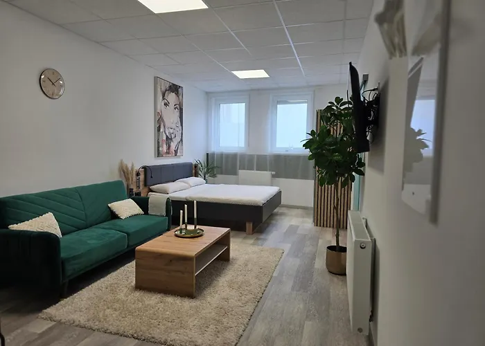 Offbase Lodging No8
