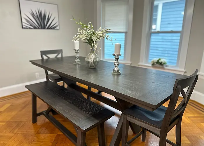 The Allen House - 3 Bedroom - 2 Full Bath - Private Gorgeous Apartment - Sleeps 8