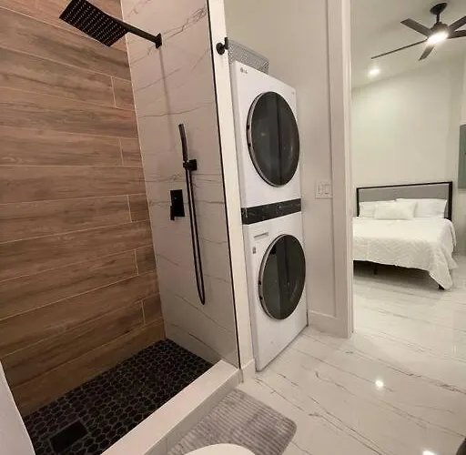 Casa Blanca Studio With Washer Dryer