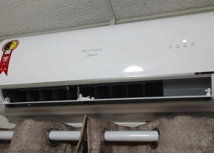 2 Quartos Com Ar - Apto Em Condominio
