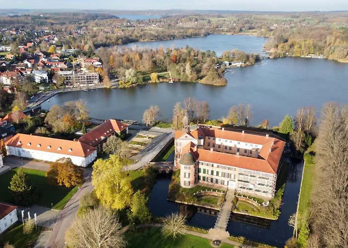 Mitten Im Gruenen - Apartment Mit Wohlfuehlcharakter In Stadtrandlage
