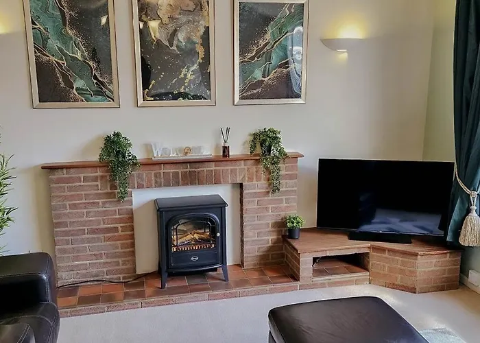 Chelmsford Comfort Retreat Spacious 4 Bedroom Sleeps 7 Free Parking