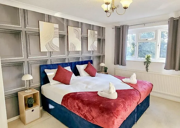 Chelmsford Comfort Retreat Spacious 4 Bedroom Sleeps 7 Free Parking