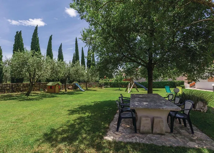 1 Bedroom Cozy Apartment In Savudrija