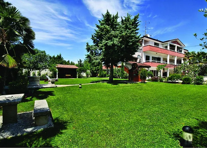 2 Bedroom Gorgeous Apartment In Savudrija