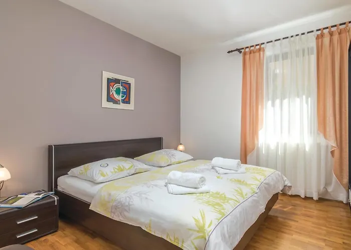 1 Bedroom Nice Apartment In Rabac