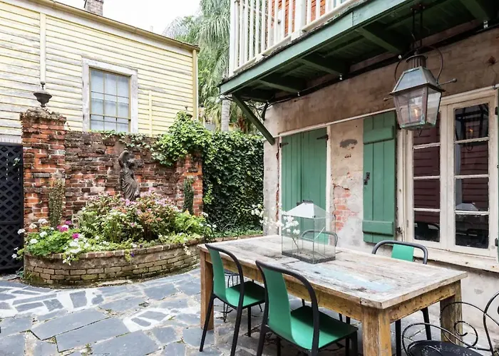 Chic Cottage Near The Lower French Quarter