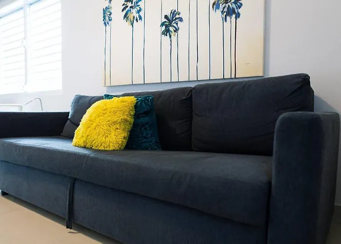 203-Tranquil Renovated Charm In The City, Near The Beach With Free Parking