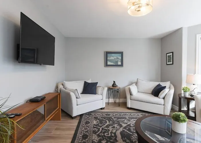 Your Halifornian Home Trendy 3 Bedroom Flat