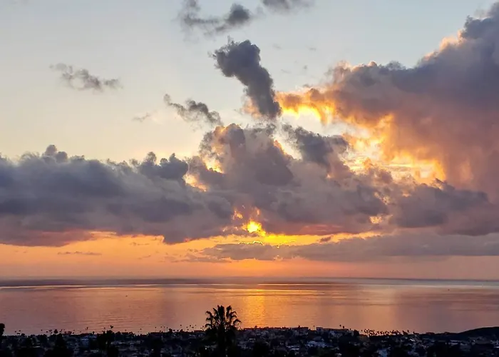 Ocean Views Beach House - 40 Pct Off Monthly