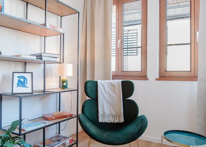 Neues Design-Apartment, Altstadt, Business&Ferien, Kueche, Netflix