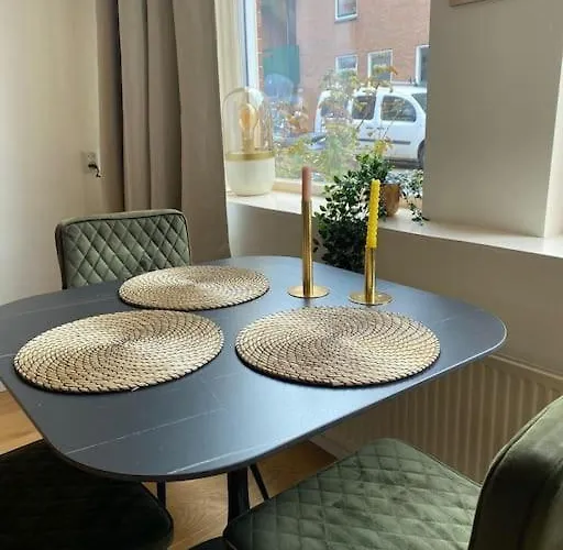 Sfeervol Appartement Met Patio In Het Centrum