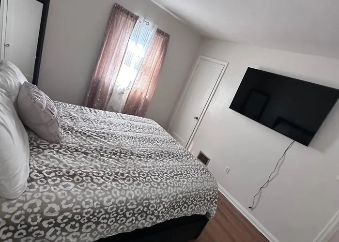 Cozy Apartment 6 Miles From Downtown, Cincinnati