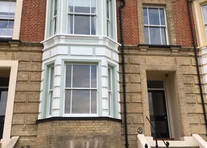 Moray Beachside Apartments