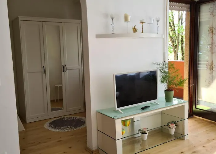 Wohnung Am Gruenen, Naehe Stadtzentrum Und Hauptbahnhof, Wlan Inklusive