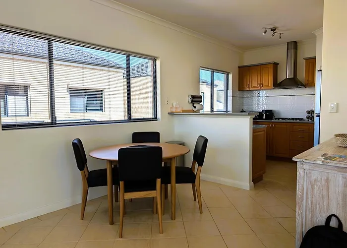 Rockingham Beach Townhouse
