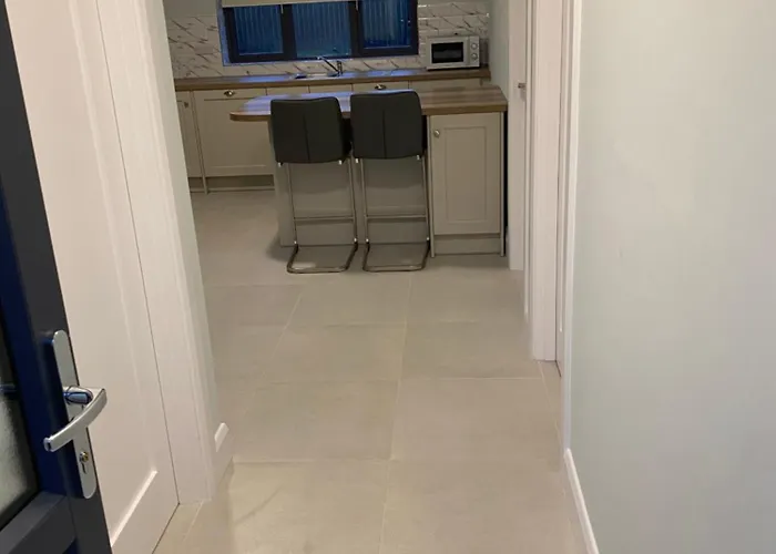 2 Kingsize Bedrooms At Castle View House