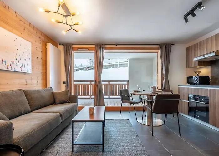 Le Freney - New Apartment In Town Center & Free Parking - By Cozee Rentals