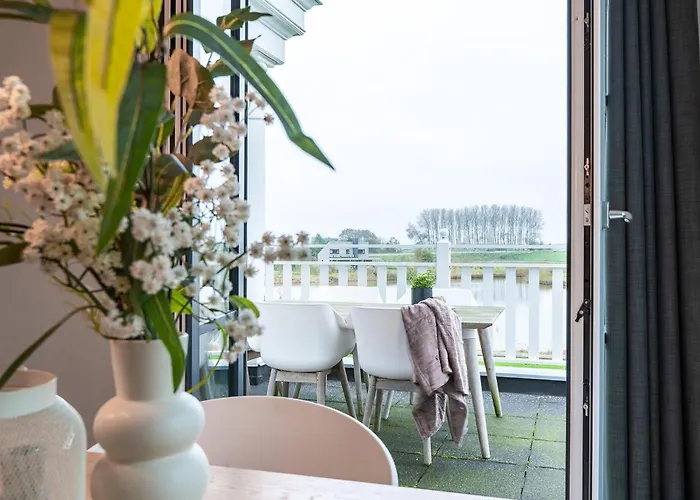 3 Bedroom Luxurious Apartment In Kamperland