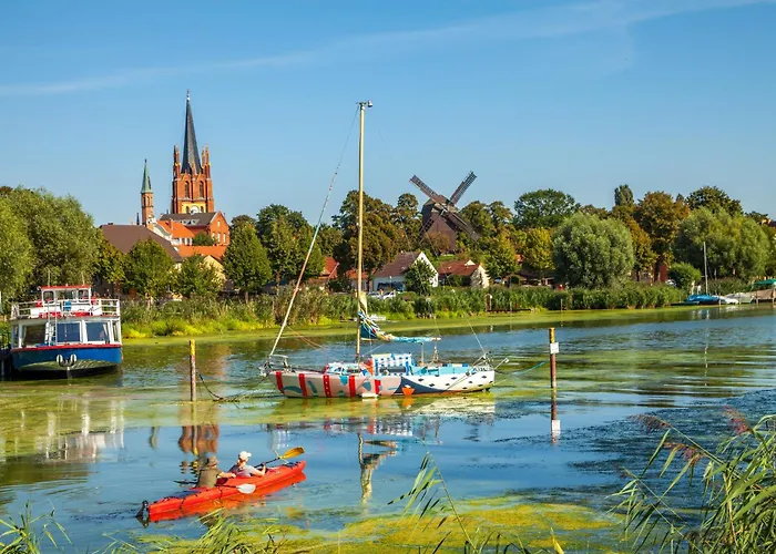 Stilvolle Ferien-Geschaeftswohnung Brandenburger Seenlandschaft