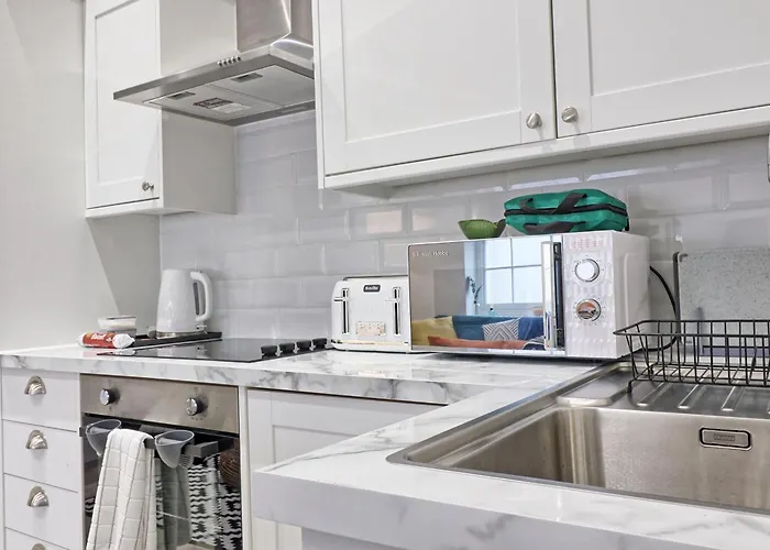 Chelmsford City Central Ground Floor Apartment Next To Town Centre