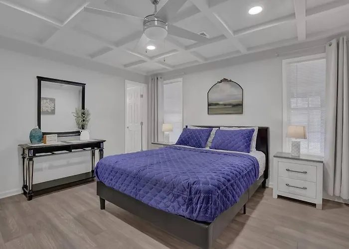 The Smart Stay ! New Remodel! Minutes From Atlanta