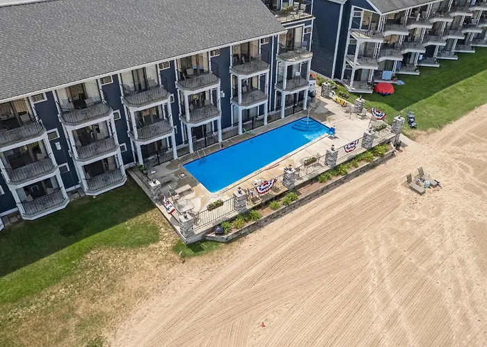 A Room With A View, East Bay Waterfront With Pool