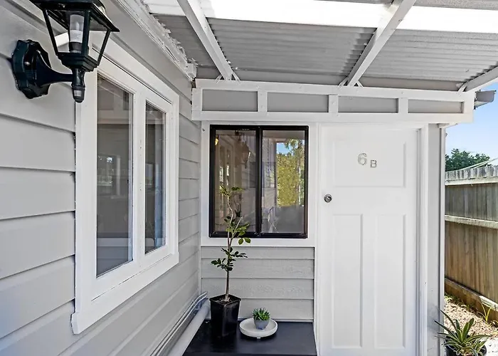 Manley St Retreat