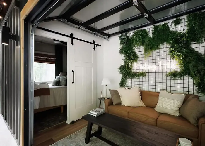 The Hillside Retreat - Cozy Container Home With Hot Tub And Fire Pit