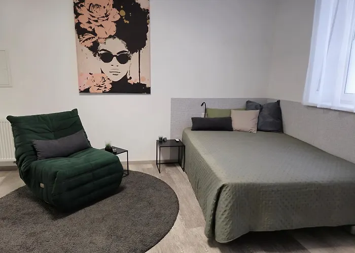 Offbase Lodging No7