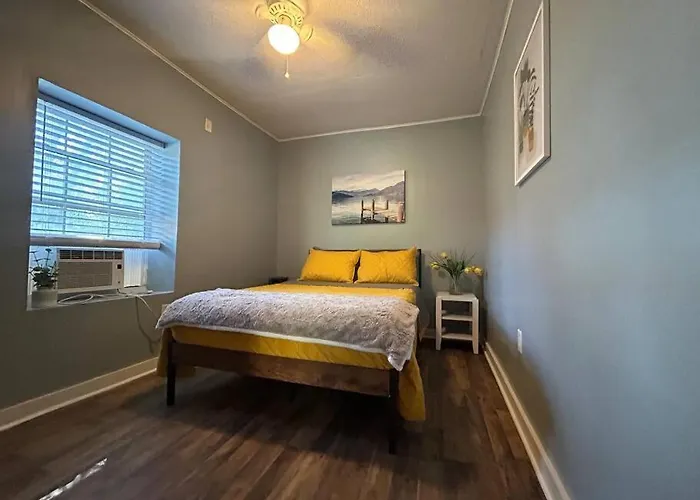 2 Bedroom Apartment In Marianna