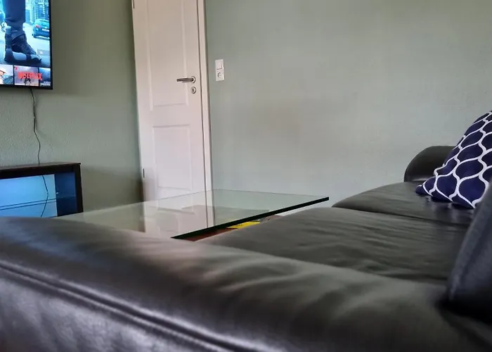 Design Apartment Mit Klimaanlage, Parkplatz, Netflix, Disney, Dominos Pizza, Wallbox, Bahnhof Falkensee 5Min - Berlin Hbf 23Min