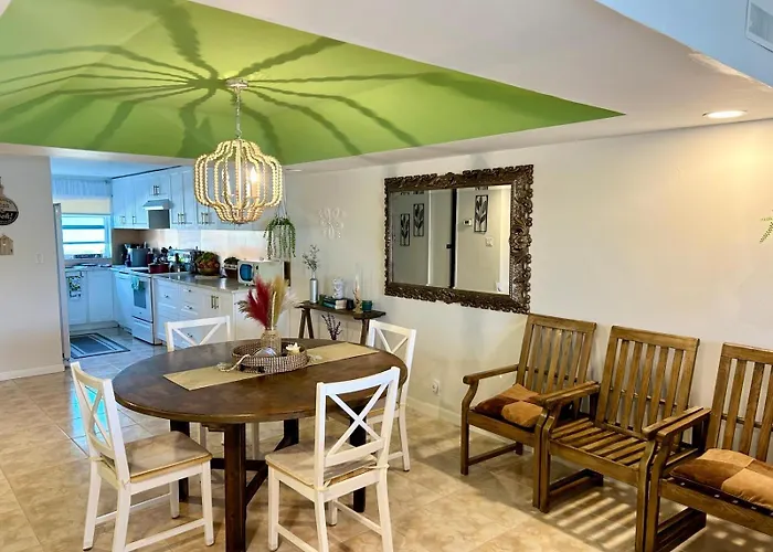 Entire Home - Relaxing Ocean View Condo