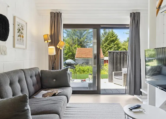 Nice Apartment In Blokhus With Wifi
