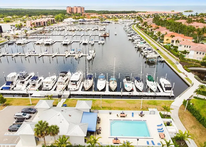 Fabulous Golf And Marina Community Condo