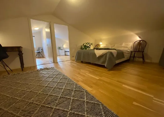 Traedgardshuset, Havsnaera Och Modernt