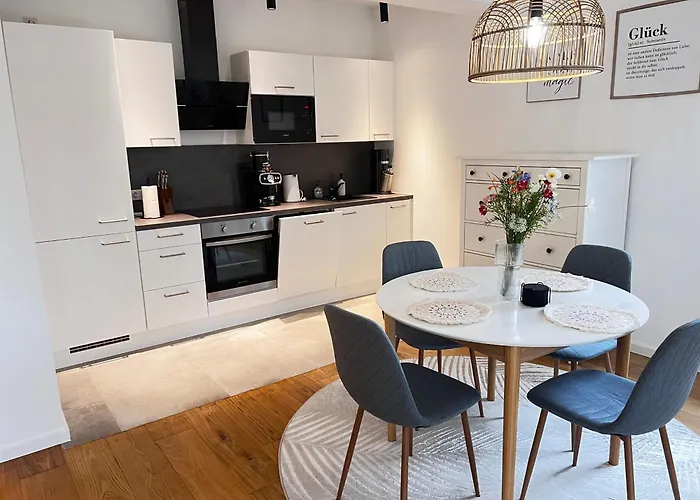 Ferienwohnung Saarblick Balkon, Burgblick Saarburg
